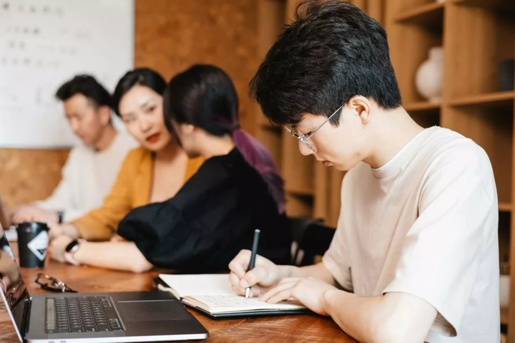 圖 / 控制情緒 —— 理性面對挑戰，避免因情緒而影響關係