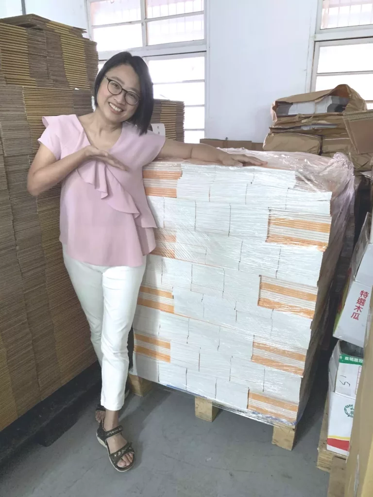 圖 全豆樂版權所有／可以用自己的「作品」幫助別人，就是琇文老師最開心的事。