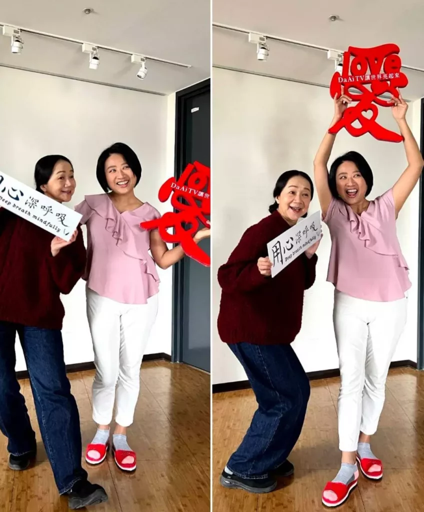 圖／活潑的金鐘奬主持人 ── 謝佳勳（左）與著室內拖鞋的全豆樂創辦人鄧琇文老師（右）。